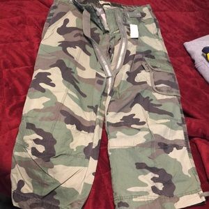 Camo capris